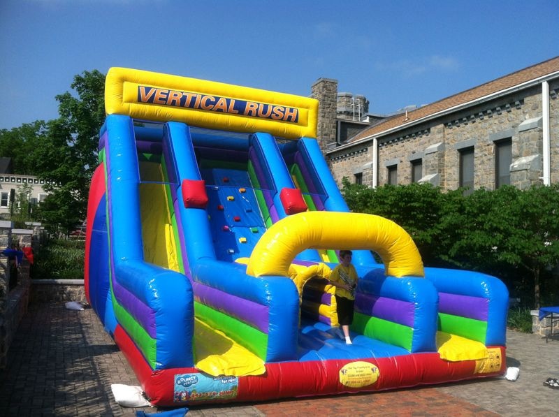 Vertical Rush Inflatable Obstacle Course #D43
